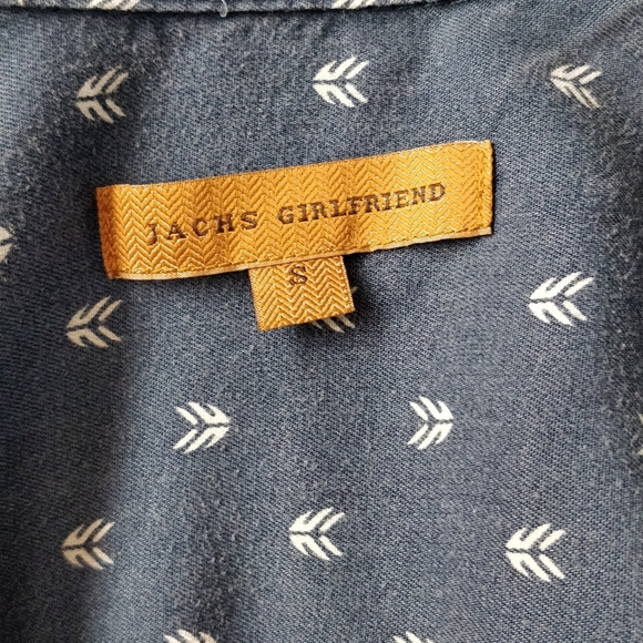 Short sleeve button down - Picture 2 of 3